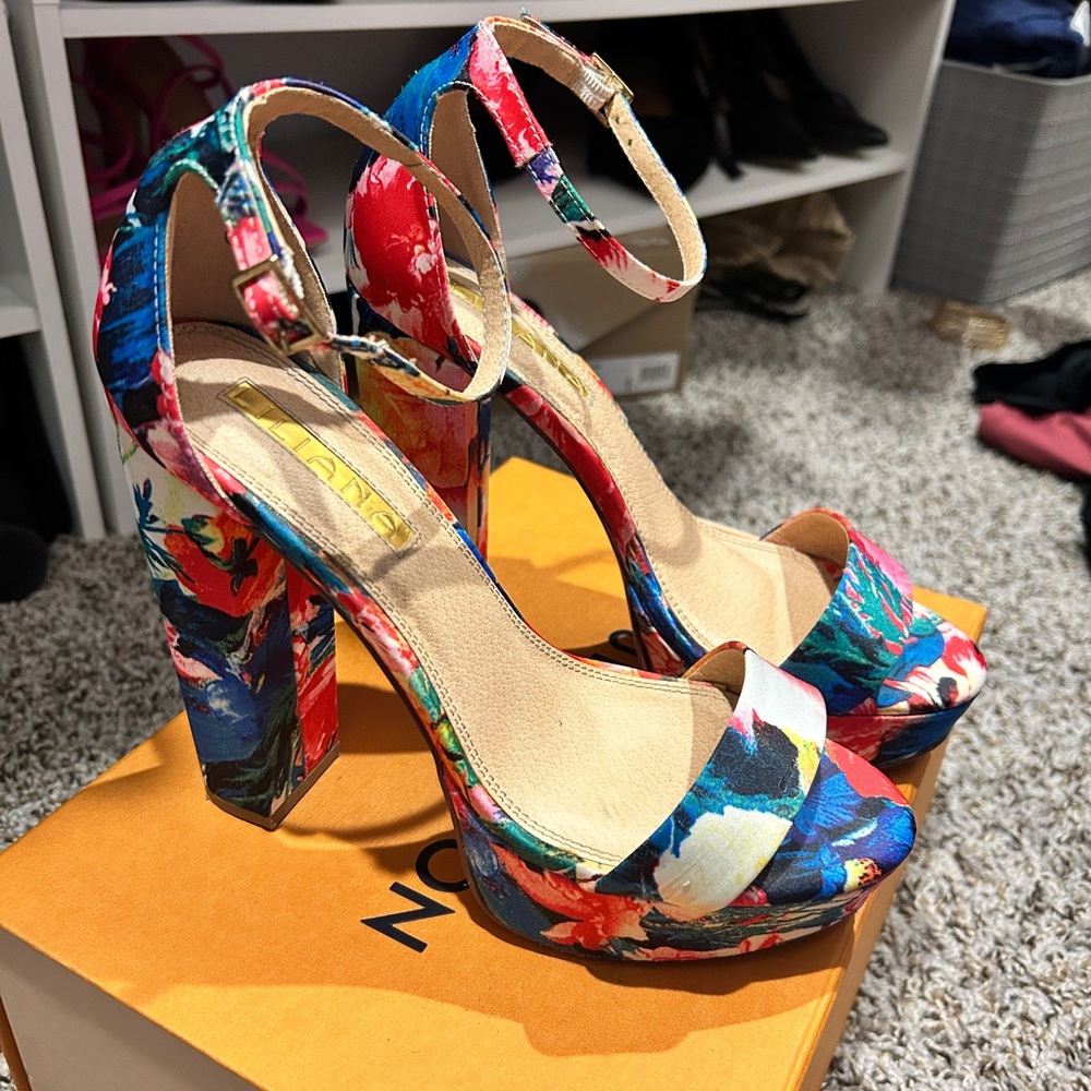 Floral platform block heel x Liliana